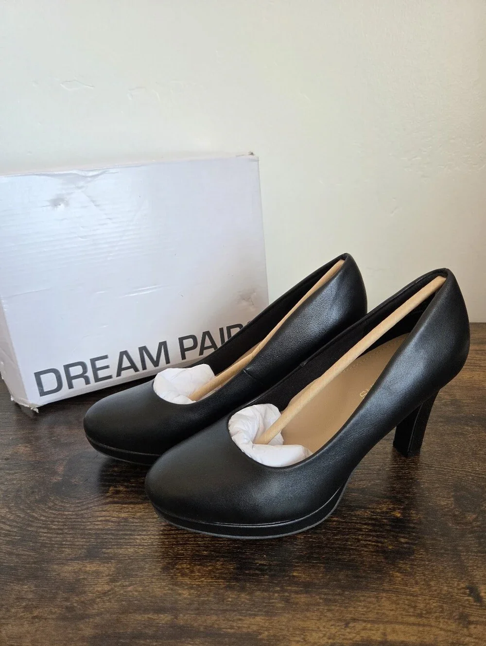 NEW Dream Pairs Black Pumps Heels Cushioned Arch Support Faux Leather Size 6